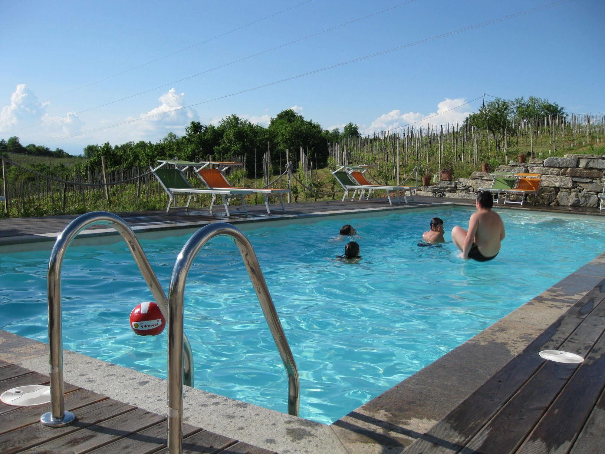 Agriturismo Cascina Ponchietta Montà Exteriör bild